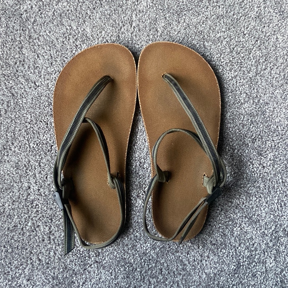 Eartherunners Sandals size 11